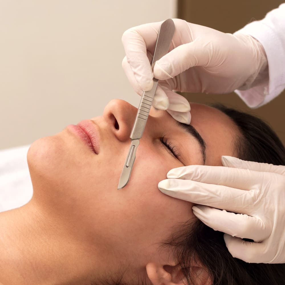 Dermaplaning facial